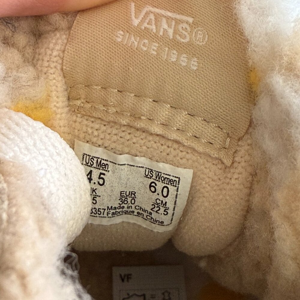 NWT Suede and Fleece Lining Size 6 - Picture 6 of 6